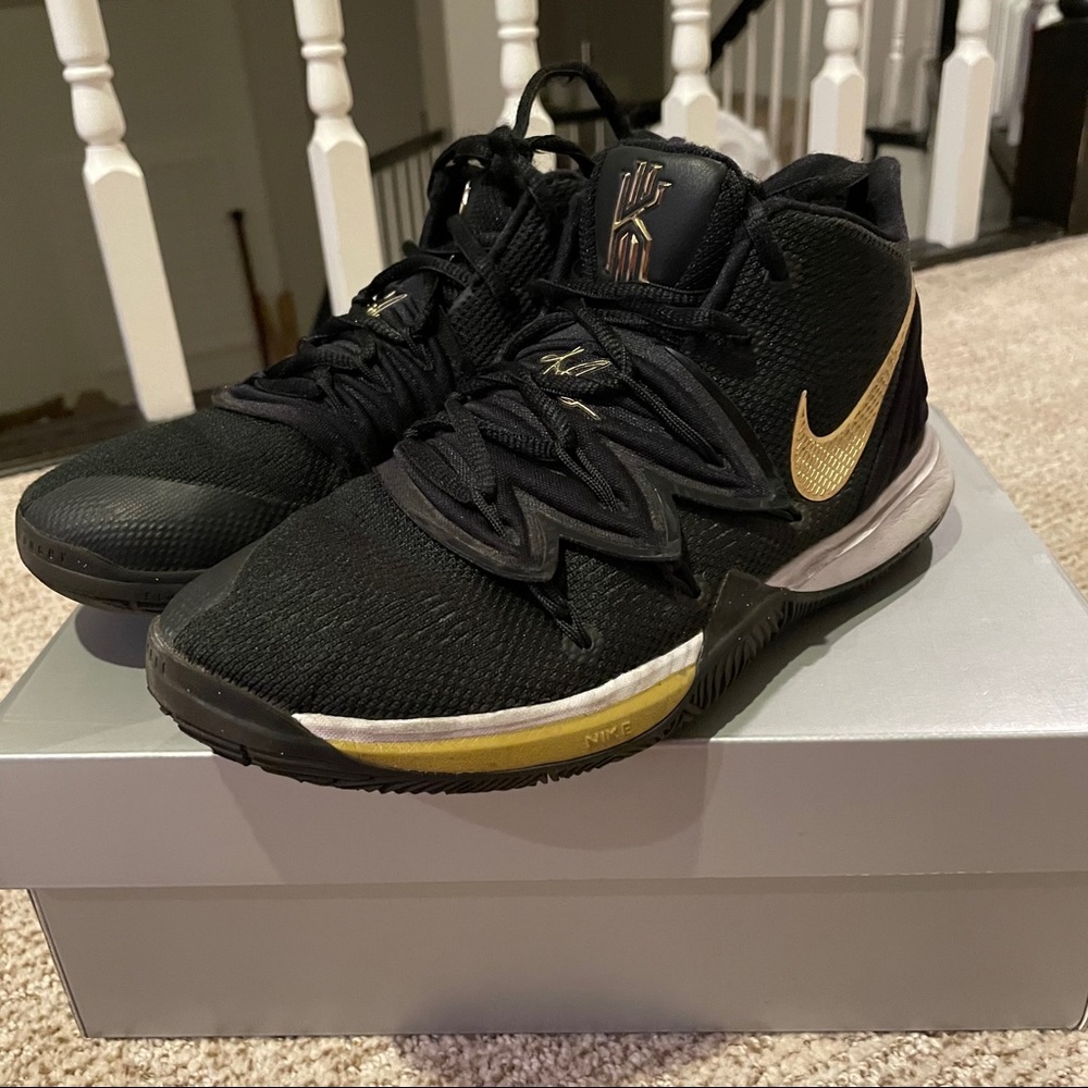 Kyrie 5 GS Black Metallic Kids Basketball shoes 🏀